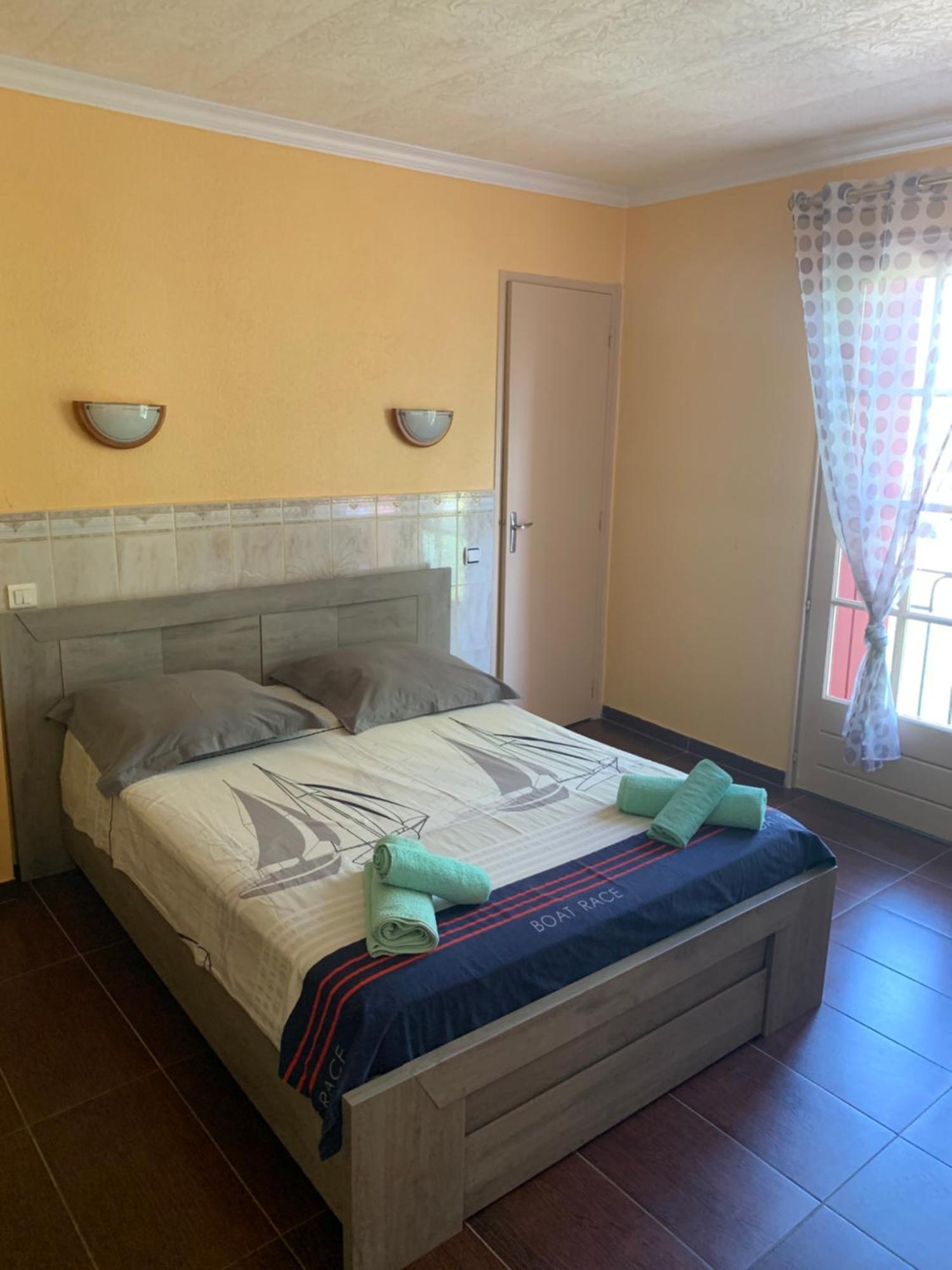 Hotel A Agde La Galiote Buitenkant foto